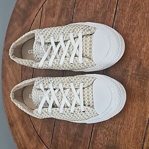 Converse Chuck Taylor Unique (Not sold in  Canada)European Gold and White Design